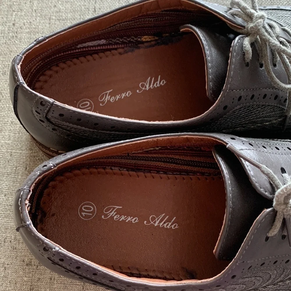 Ferro Aldo Mens Classic Wingtip in size 10/Brogue Design W/ Contrasting Textures